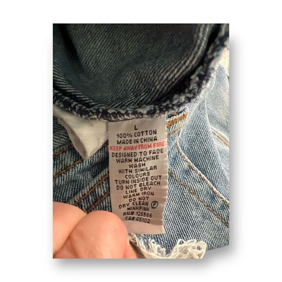 Minkpink Buttonfly Distressed Jean Shorts Size Large - Picture 3 of 5